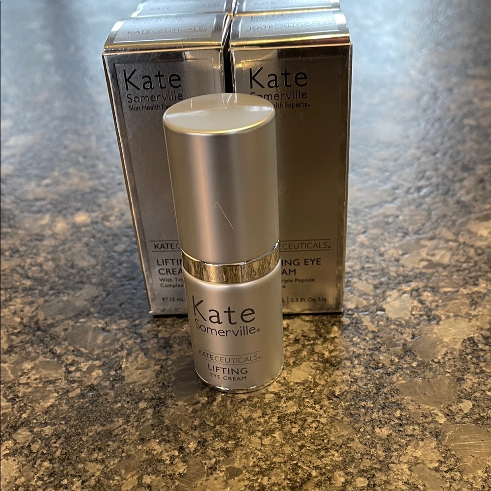 Kate Somerville KateCeuticals Lifting Eye Cream
Botox-in-a-bottle eye treatment - Picture 9 of 10